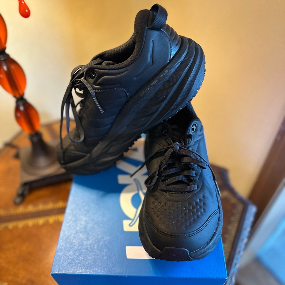 EUC Women’s Hoka Bondi SR